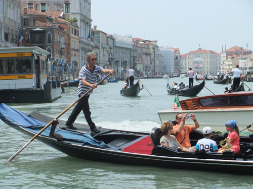 Gondoljär i Venedig