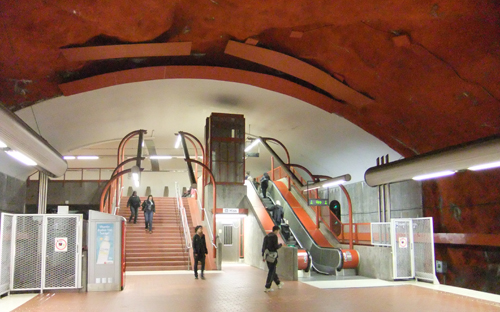 Skarpnäcks tunnelbanestation